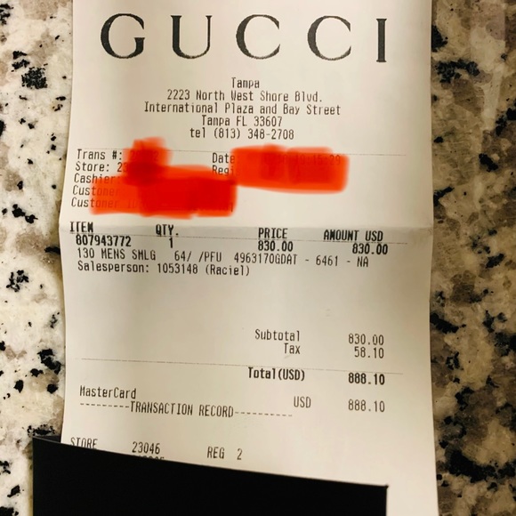 Gucci Red logo Zip-Around Wallet *One small flaw* - Picture 8 of 8